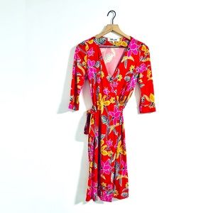 SOLD🌺Diane Von Furstenberg Silk Floral Wrap Dress. Size 2. NWOT
